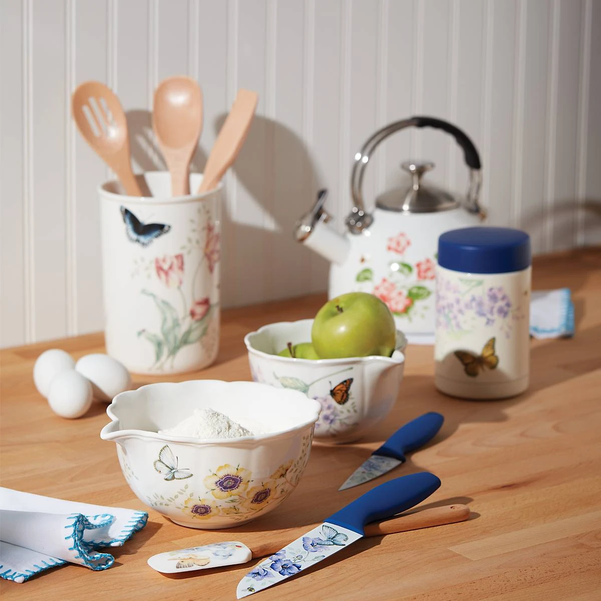 Lenox Butterfly Meadow Large Food Container - Image 2