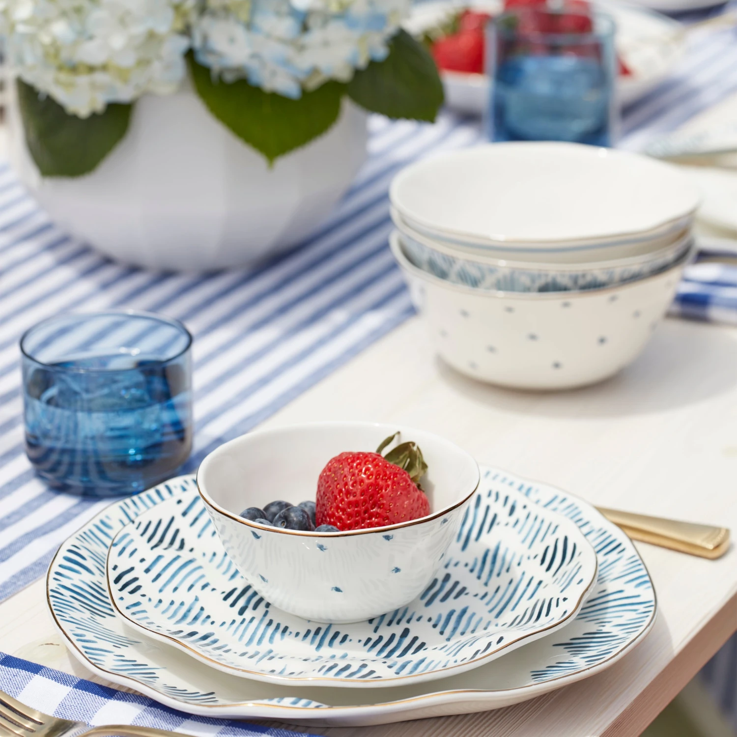 Lenox Blue Bay 4-Piece Dessert Bowl Set - Image 3
