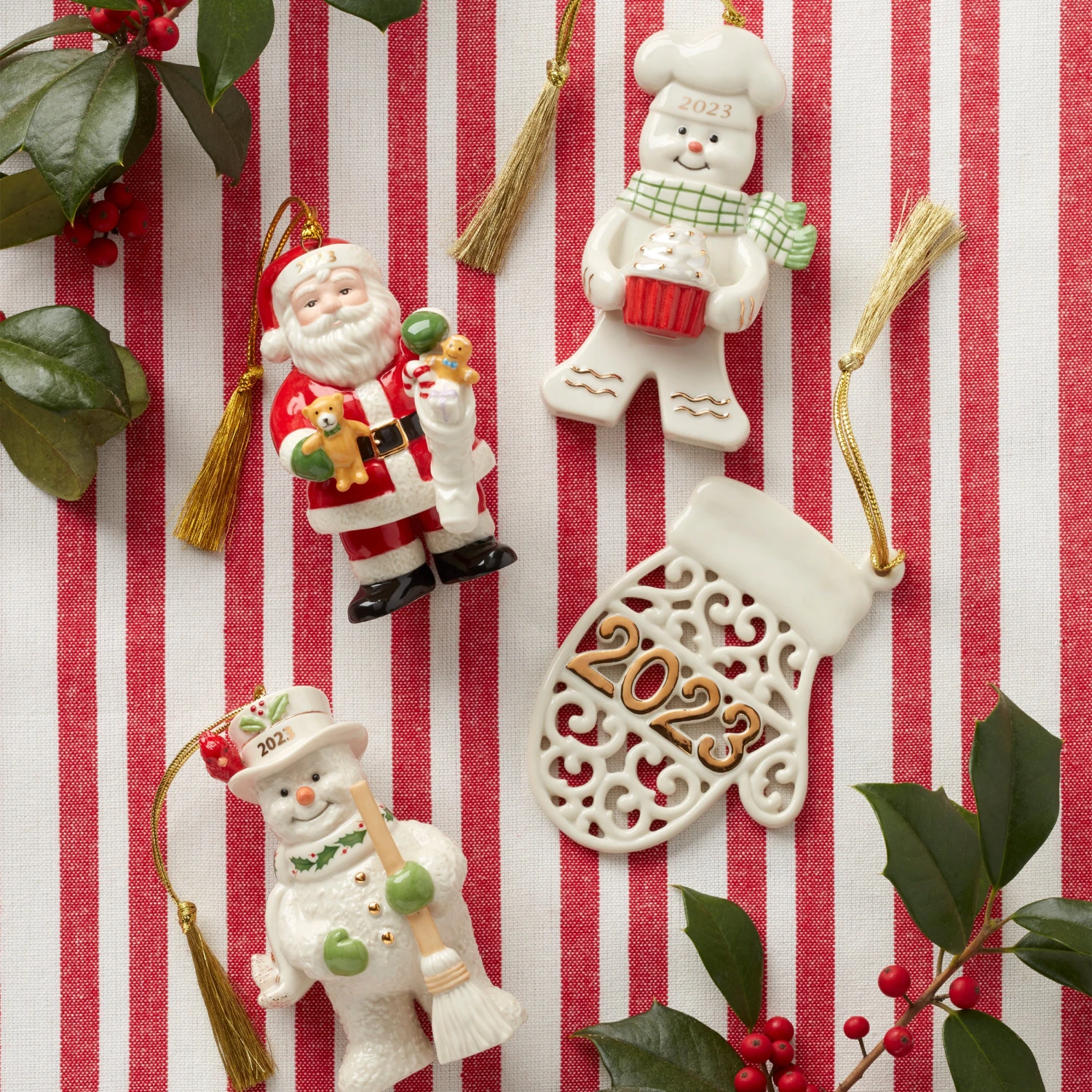 Lenox 2023 A Year To Remember Mitten Ornament - Image 4