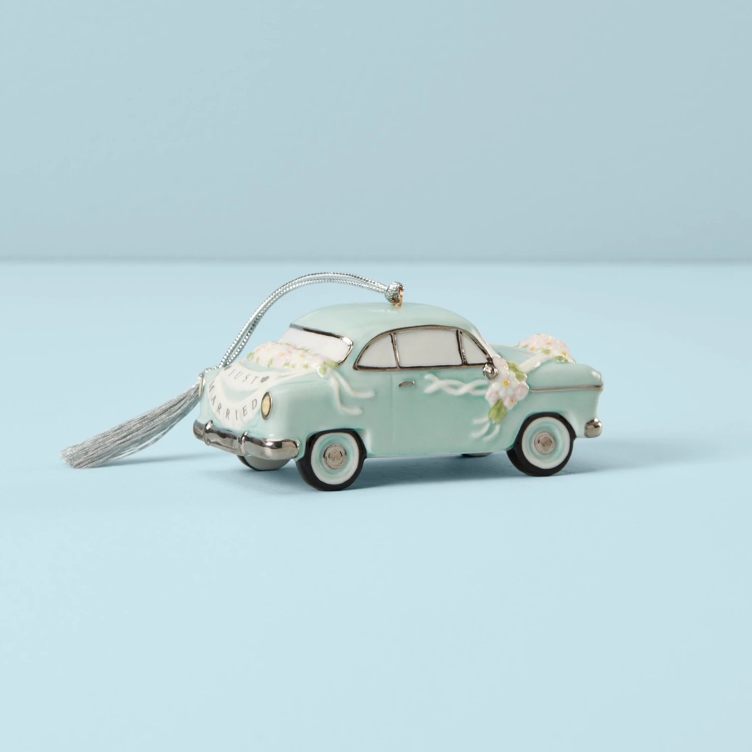 Lenox 2023 Just Married Vintage Car Ornament - Image 3